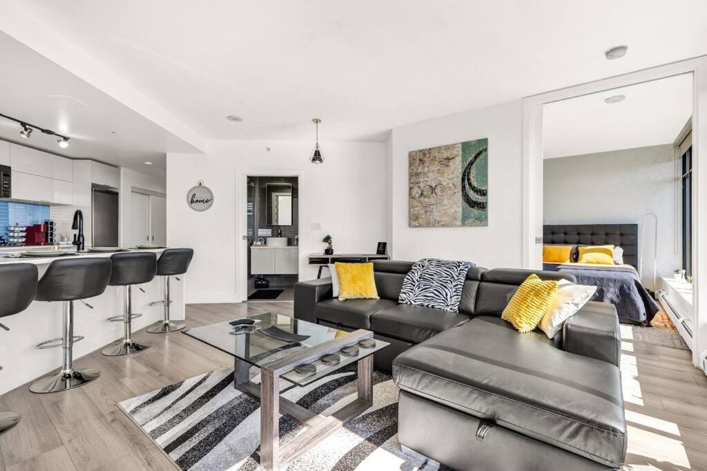 Central Luxury Apartment With Best City Views! Ванкувер Экстерьер фото