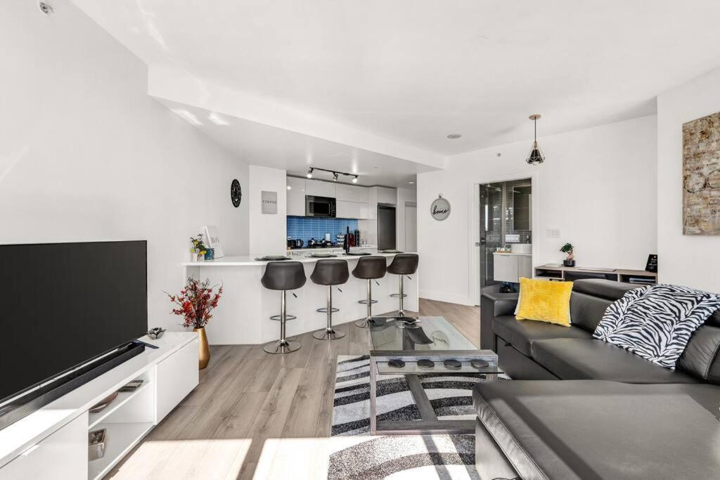 Central Luxury Apartment With Best City Views! Ванкувер Экстерьер фото